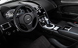 Aston Martin DBS. Modelo 2008. Imagen. Interior. Salpicadero y volante en cuero de semianilina. Palanca de cambios manual. 6 velocidades. Pomo de aleaci�n pulida con acabados met�licos.