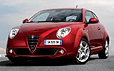 Alfa Romeo MiTo. Modelo 2009. Imagen exterior. Frontal lateral. Coche parado. Carretera. Rojo Giulietta. Llantas de aleaci�n ligera de 18 pulgadas.