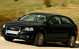 Audi A3. Modelo 2008. Imagen exterior. Frontal lateral. Movimiento. Carretera. Negro.