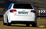 Audi S3. Modelo 2008. Sportback. Imagen. Movimiento. Posterior lateral. Blanco