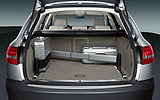Audi A6 Allroad. Modelo 2009. Imagen. Interior. Maletero. Elementos de fijaci&oacute;n.