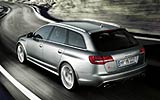 Audi RS6 Avant. Modelo 2009. Imagen. Familiar. Posterior-lateral. Movimiento. Color Plata Monza Metalizado