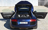 Audi R8. Modelo 2008. Imagen. Exterior. Posterior. Coche parado. Carretera. Puertas abiertas. Azul Mugellon efecto perla.