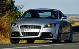 Audi  TTS 2.0 TFSI quattro. Modelo 2009. Coup�. Imagen. Exterior. Frontal lateral. Movimiento. Carretera. Plata.