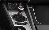 Audi  TTS 2.0 TFSI quattro. Modelo 2009. Imagen. Interior. Detalle climatizador autom�tico de confort. Palanca de cambios manual.