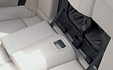 BMW Serie 1 Cabrio. Modelo 2008. Imagen. Interior. Orificio del sistema de carga variable con bolsa de transporte.