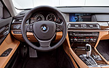 BMW Serie 7. Modelo 2009. Carrocer�a corta. Imagen. Interior. Salpicadero. Volante. Consola central. Navegador. Palanca de cambios autom�tica. Cuadro de instrumentos.