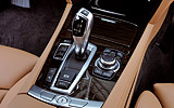 BMW Serie 7. Modelo 2009. Carrocer�a corta. Imagen. Interior. Detalle palanca de cambios autom�tica. Mando �iDrive�.