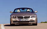 BMW Z4. Modelo 2009. Imagen exterior. Frontal. Coche parado. Descapotado. Carretera.