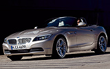 BMW Z4. Modelo 2009. Imagen exterior. Frontal lateral. Coche parado. Descapotado. Carretera.