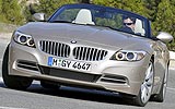 BMW Z4. Modelo 2009. Imagen. Exterior. Frontal. Coche en movimiento. Carretera en curva.