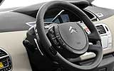 Citro�n C4 Grand Picasso. Modelo 2008. Imagen. Interior. Volante. Salpicadero. Cuadro de mandos. Cambio autom�tico.