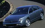 Citro�n C6. Modelo 2008. Imagen. Frontal- lateral. Coche parado. Carretera. Llantas aleaci�n 18 pulgadas. Gris Fer nacarado.