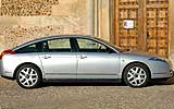 Citro�n C6. Modelo V6 HDi 204 CV. 2008. Imagen. Lateral. Coche parado. Llantas aleaci�n 18 pulgadas. Gris aluminio metalizado.