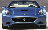Ferrari California. Modelo 2009. Imagen exterior. Frontal. Cocheparado. Carretera. Azul.