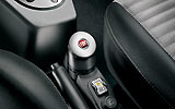 Fiat Fiorino QUBO. Modelo 2009. Imagen. Interior. Permumador. Palanca de cambios. Freno de mano. Asientos.
