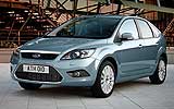 Ford Focus. Gama 2008. Carrocer�a 5 puertas. Imagen. Frontal lateral. Est�tica. Carretera. Azul �rtico. Llanta 16 pulgadas radios m�ltiples.