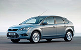 Ford Focus. Gama 2008. Carrocer�a 5 puertas. Imagen. Lateral frontal. Est�tica. Carretera. Azul �rtico. Llanta 16 pulgadas radios m�ltiples.