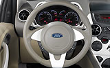 Ford Ka. Modelo 2009. Imagen interior. Detalle volante. Cuadro de instrumentos.