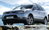 Hyundai ix55. Modelo 2009. Imagen. Exterior. Frontal lateral. Coche parado. Carretera.