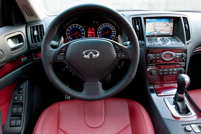 Infiniti G 37 cabrio. Modelo 2009.