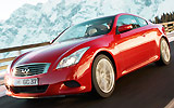 Infiniti G37 Coup�. Modelo 2009. Imagen exterior. Frontal lateral. Movimiento. Carretera. Vibrant Red.