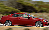 Infiniti G37 Coup�. Modelo 2009. Imagen exterior. Lateral. Movimiento. Carretera. Vibrant. Red.