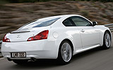 Infiniti G37 Coup�. Modelo 2009. Imagen exterior. Posterior lateral. Movimiento. Carretera. Moonlight White.