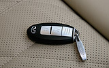 Infiniti G37. Modelo 2009. Imagen interior. Detalle. Llave.
