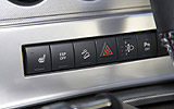 Jeep Cherokee. Modelo 2008. Imagen. Interior. Botones ESP.