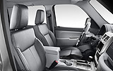 Jeep Cherokee. Modelo 2008. Imagen. Interior. Asientos. Salpicadero. Volante. Posavasos.