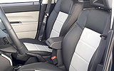 Jeep Compass. Modelo 2007. Imagen. Interior. Detalle Asientos delanteros con reposabrazos.