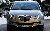 Lancia Delta Oro 1.4 Turbo Jet 150 CV. Modelo 2008. Imagen. Exterior. Frontal. Coche parado. Carretera. 
