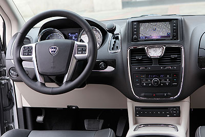 Lancia Voyager. Modelo 2011.