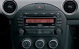 Mazda MX-5. Modelo 2009. Imagen. Interior. Consola central. Radio CD. Climatizador.