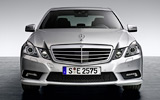 Mercedes-Benz Clase E. Modelo 2009. Imagen. Exterior. Paquete equipamiento �AMG�. Frontal. Coche parado. Estudio. Plata iridio metalizado.