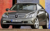 Mercedes-Benz Clase E Coup�. Modelo 2009. Imagen exterior. Frontal lateral. Coche parado. Carretera.