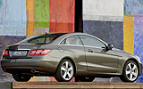 Mercedes-Benz Clase E Coup�. Modelo 2009. Imagen exterior. Posterior lateral. Coche parado. Carretera.