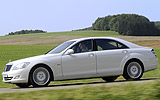 Mercedes-Benz Clase S 320 CDI BlueEFFICIENCY. Modelo 2009. Imagen. Exterior. Lateral. Movimiento. Carretera. Blanco.