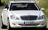 Mercedes-Benz Clase S 320 CDI BlueEFFICIENCY. Modelo 2009. Imagen. Exterior. Frontal. Movimiento. Carretera. Blanco.