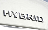 Mercedes-Benz S 400 BlueHYBRID. Modelo 2009. Imagen. Detalle anagrama. Blanco.
