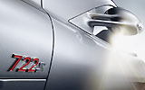 Mercedes-Benz SLR McLaren Roadster 722 S. Modelo 2009. Imagen. Detalle anagrama. Gris.