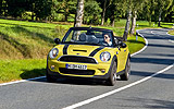 MINI Cabrio. Modelo 2009. Imagen. Exterior. Movimiento. Frontal lateral izquierdo. Amarillo