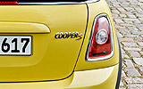 MINI Cabrio. Modelo 2009. Imagen. Exterior. Coche parado. Detalle faro.