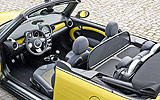 MINI Cabrio. Modelo 2009. Imagen. Interior. Salpicadero. Cuadro de mandos. Asientos delanteros y traseros.
