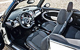 MINI Cabrio. Modelo 2009. Imagen. Interior. Salpicadero. Cuadro de mandos. Asientos delanteros.
