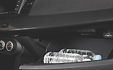 Mitsubishi Lancer Sportback. Modelo 2009. Imagen interior. Guantera.