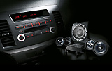 Mitsubishi Lancer Sportback. Modelo 2009. Imagen interior. Equipo de sonido. Altavoces.