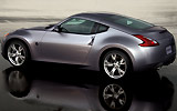 Nissan 370Z. Modelo 2009. Imagen exterior. Lateral posterior. Coche parado. Estudio.