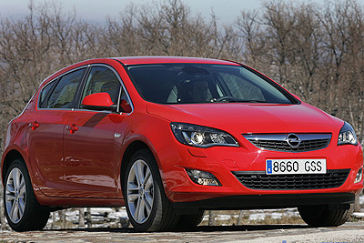Opel Astra. Modelo 2010.